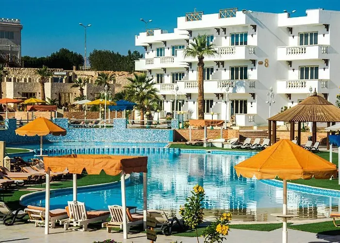 Hollywood Aqua Park 4*