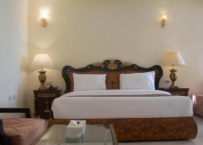Otel Hollywood Aqua Park 4*