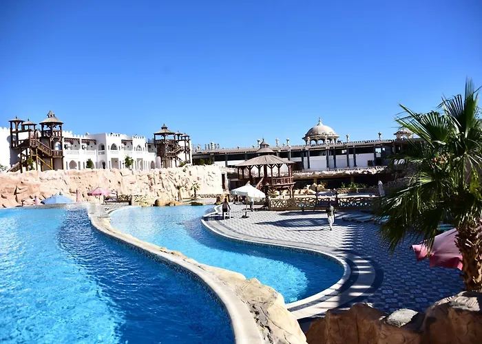 Hollywood Aqua Park 4*