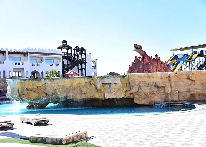 Hollywood Aqua Park 4*