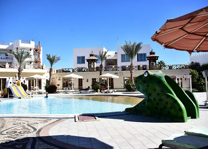 Otel Hollywood Aqua Park 4*