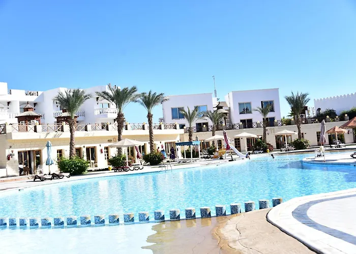 Hollywood Aqua Park Otel 4*
