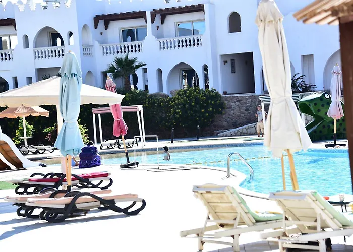 Hollywood Aqua Park