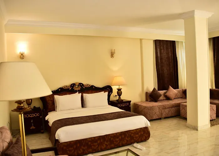 Hollywood Aqua Park Otel 4*